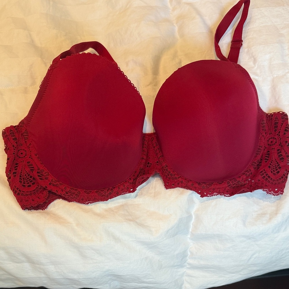 Victoria’s Secret Dream Angels lined Demi-bra. Good condition